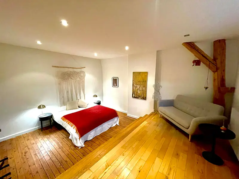 Bright room with garden view at Villa O